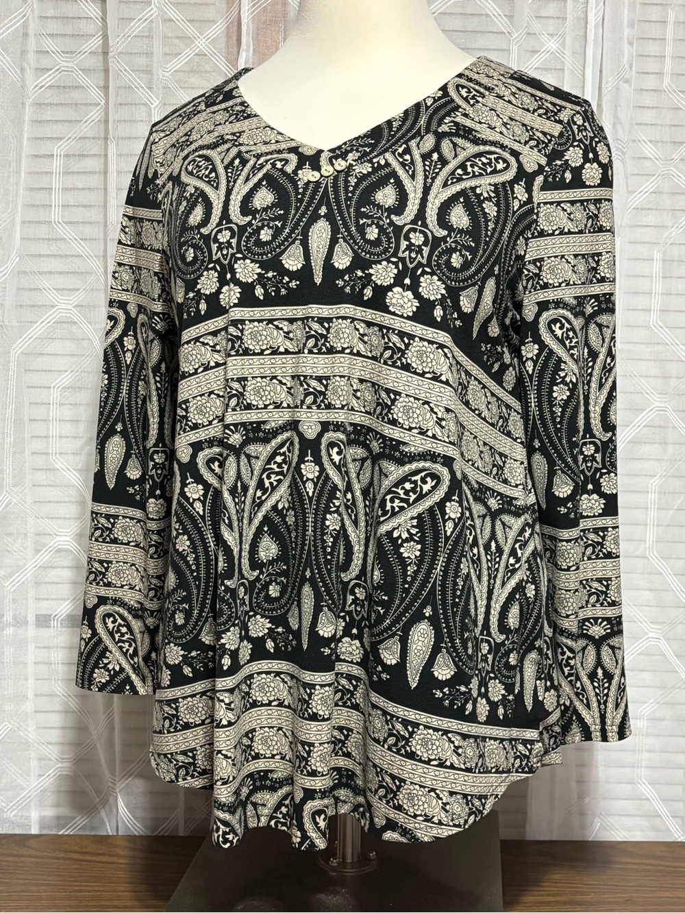 FOLUNSI 3X Boho Paisley Boarder Black/Gray Tunic top 32F/34B L4/4L sleeve